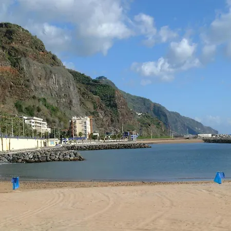 Apartment Tranquil Countryside 2-Bed Apt Prazeres Paradise