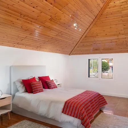 Tranquil Countryside 2-Bed Apt Prazeres Paradise Apartment