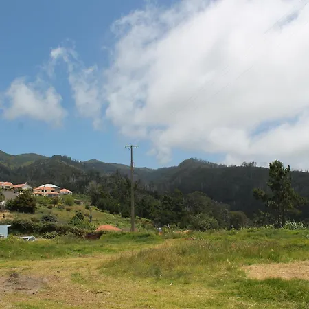 Apartment Tranquil Countryside 2-Bed Apt Prazeres Paradise